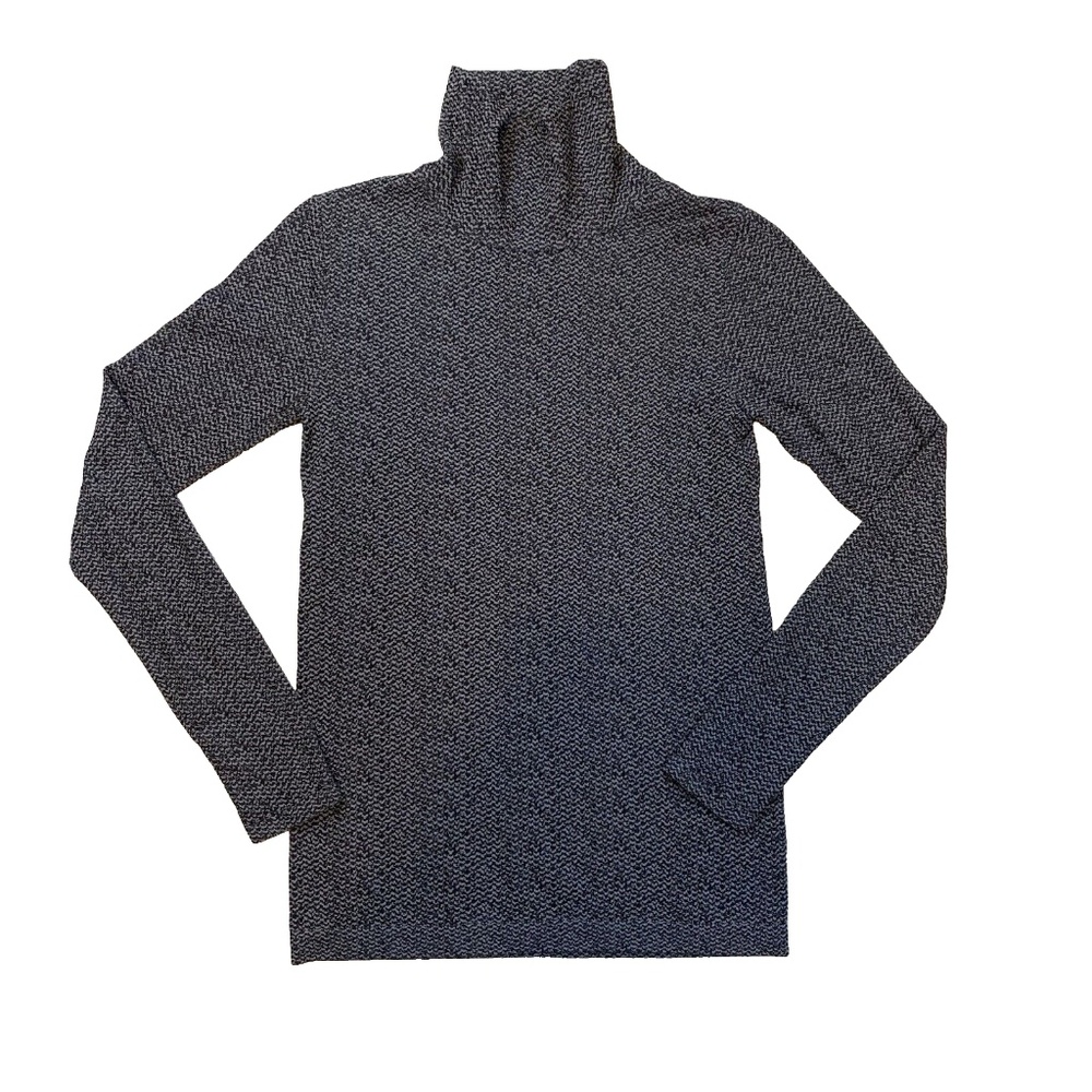 Athleta Women Size M Flurry Peak Gray Printed Turtleneck Long Sleeve Fitted Top